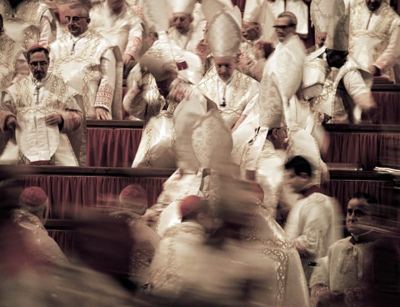 Vatikanisches Konzil: Teilnehmer in Bewegung