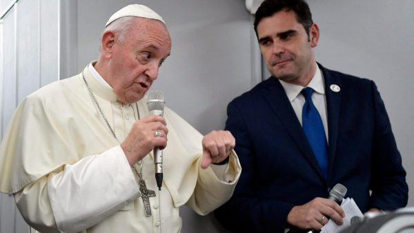 Erwartungen an die Konferenz: Papst Franziskus beim Rückflug aus Panama